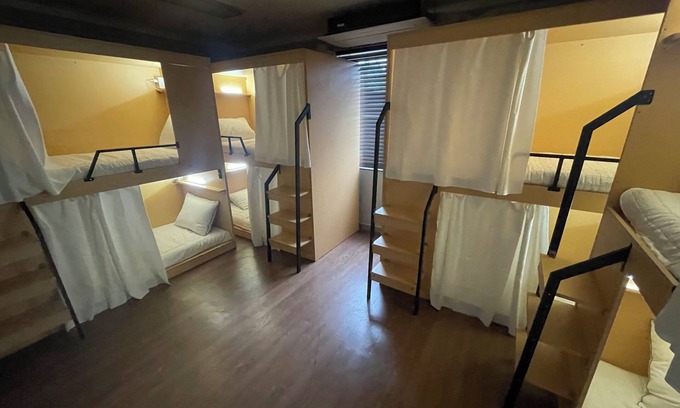 Seogyo-dong Cama Y Desayuno | As a new guesthouse, Our guesthouse is exclusively for women only.