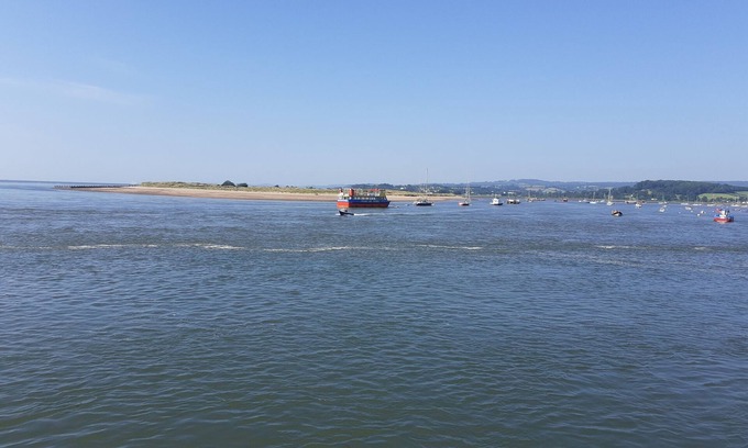 Dawlish Apartamento | As close to the beach as you can possibly get !!! uninterrupted estuary views