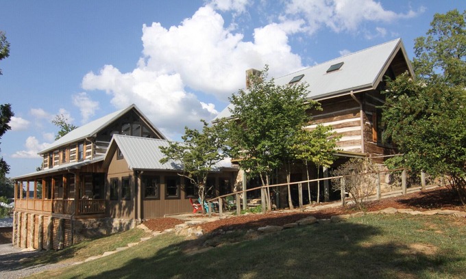 Langston Cabina | Como se ve en Barnwood Builders! 5 dormitorios, MÁS litera / casa de invitados