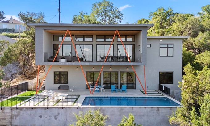 Lago Vista Casa | As seen on CBS show Staycation -Private Pool, Lake View, Lake Travis, EV charger