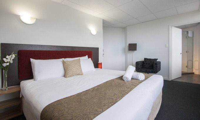Newton Hotel | Ascotia off Queen