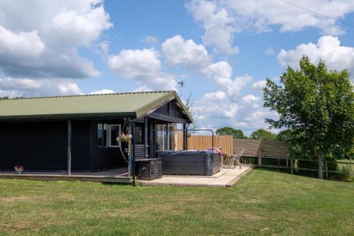 Bridport Chalet De Esquí | Ash Lodge - Exclusive Lodge with Hot Tub and stunning views