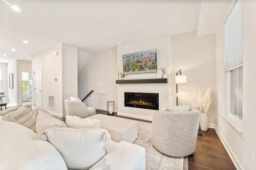 Ashburn Casa | Ashburn 4-BR Homestay Close to Dulles & METRO