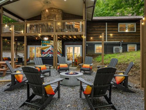 Wolf Laurel Casa | Asheville Private Retreat Game Room Hot Tub