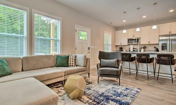 Asheville Casa | Asheville Retreat Hot Tub, Yard and Game Room!