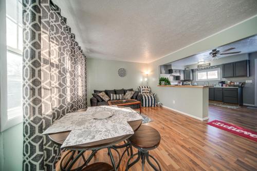 Ashtabula Casa | Ashtabula Home Rental - 2 Mi to Lake Erie, Beaches