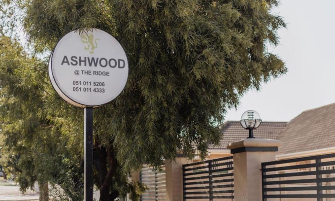 Universitas Casa | Ashwood The Ridge Boutique Hotel