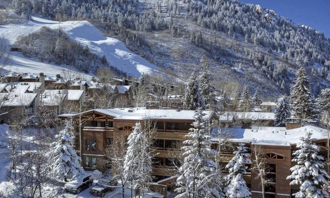 Aspen Condominio | Aspen CORE Luxe Apartment. Steps 2 Gondola Plaza, dwntwn. Hot Tub, Gym, Parking