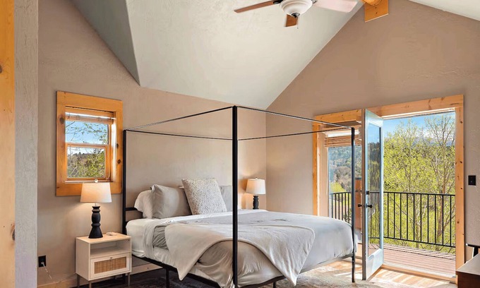 Cripple Creek Cabina | NEW! Panoramic Views - Aspen View Log Cabin - Pool Table - Cripple Creek