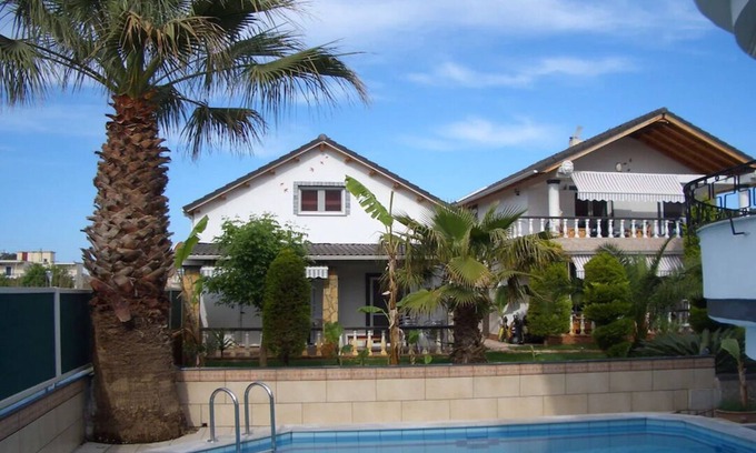 Ammoudia Casa | Aspri Villa vacation home, only 300 m to the beach