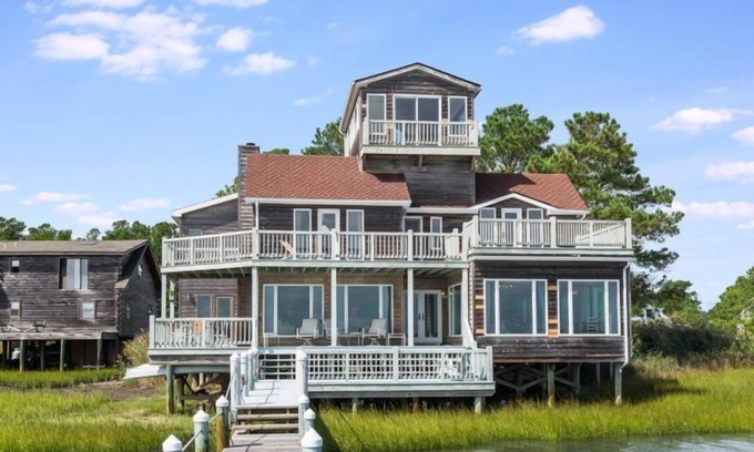 Chincoteague Casa | Assateague Point - Dynamic Waterfront ,Pier,Dock, LINENS AND TOWELS PROVIDED