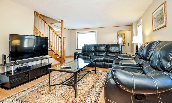 Northrup Casa | Aster house-4 BR-1. 5 baños; 2 millas de Mayo Clinic-Mayo Patient Furnished Home