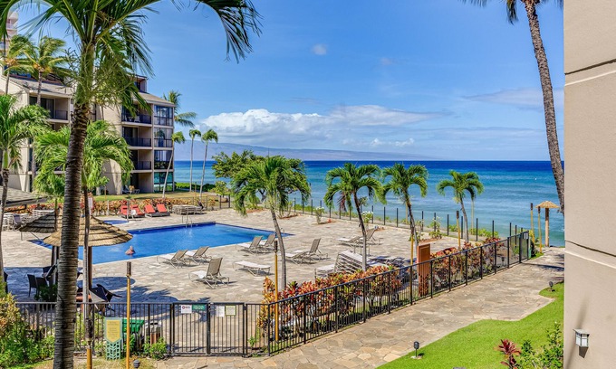 Honokowai Complejo | Kaanapali Shores 203 Gorgous Ocean Views con vista a Ocean Pool & Restaurant