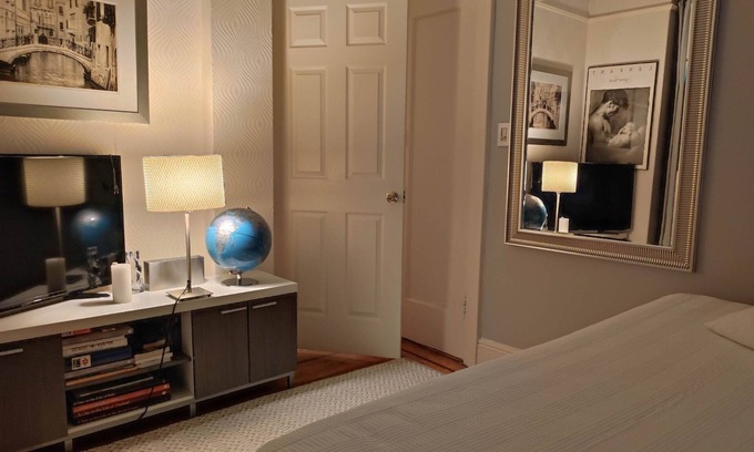 Queens Apartamento | Astoria Gem. Remarkable Value. Unbeatable location.