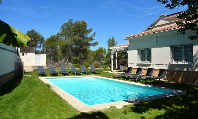 Sitges Villa | A 10 minutos de Sitges en COCHE. Villa Sitges Serena Alta Calidad. 400 m2.