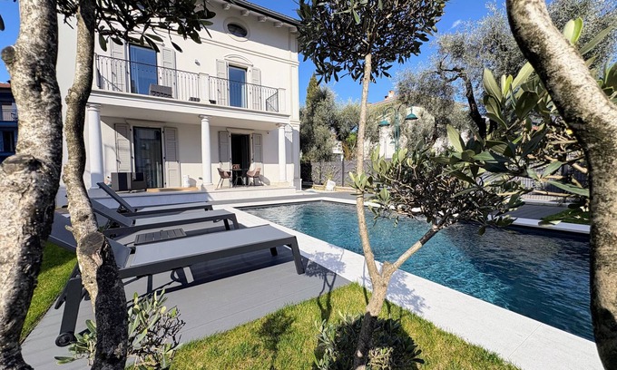 Riva del Garda Apartamento | At 5 min from the center Three-room apartment with large balcony and swimming pool