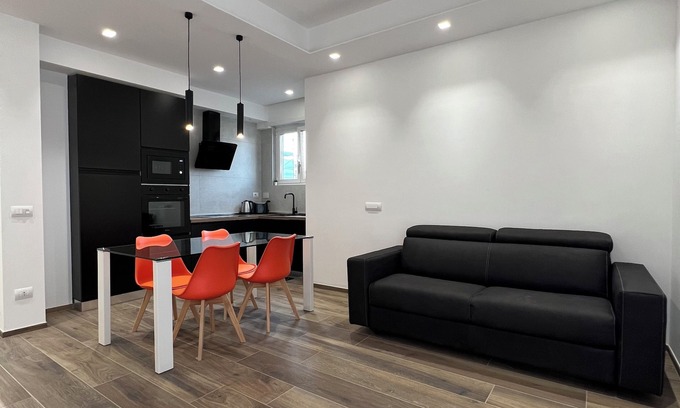 Quartiere XXXIV Lido di Ostia Levante Apartamento | At 85, Lido di Ostia, Rome