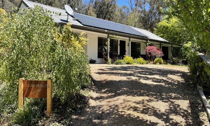 Marysville Casa | “At Home On Falls”