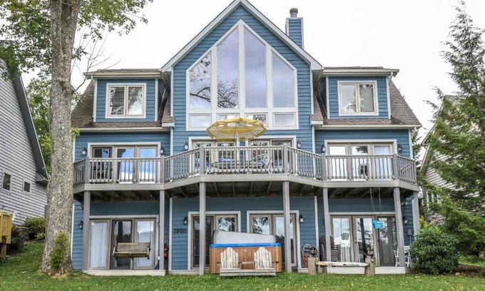 McHenry Casa | At Lakes Edge