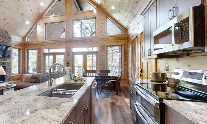 Wears Valley Cabina | At Park's Edge (3-Bedroom Cabin) with Mountain view by RedAwning