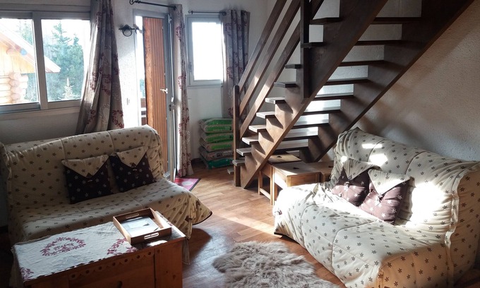 Eyne 2600 Apartamento | At the foot of the ski slopes comfortable apartment with terrace and stove