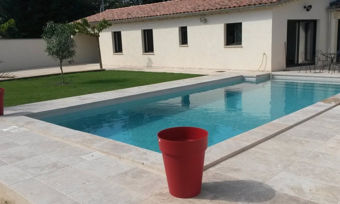 Monteux Cabaña | A los pies de Ventoux, nueva casa rural con aire acondicionado y piscina privada.