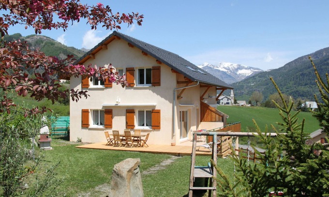 Saint-Jean-Saint-Nicolas Casa | En el corazón del valle de Champsaur, calentar clasificado 3 * casa con jardín