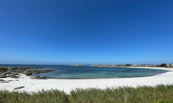 Ploudalmezeau Casa | At the water's edge, home between sea, dunes, sun and storms