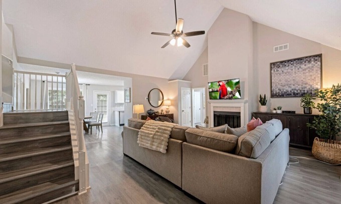 Church Street Casa | ATH - 4BR - Riverdale - Newly Decorated (sandy)