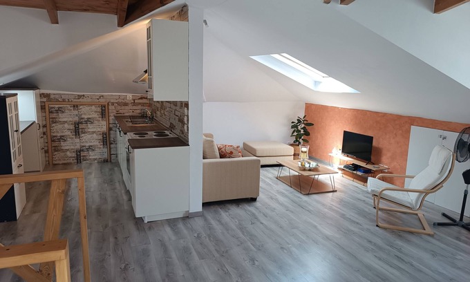 Paiania Apartamento | ATH AIRPORT LOFT PAIANIA