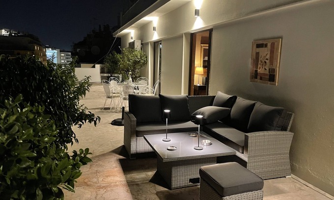 Neos Kosmos Apartamento | Athens Neos Kosmos Penthouse, city and sea view