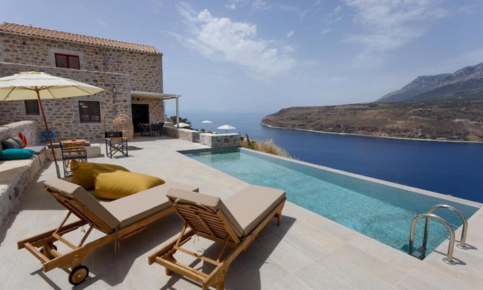 Limeni Casa | ATHINA-APEA Villas