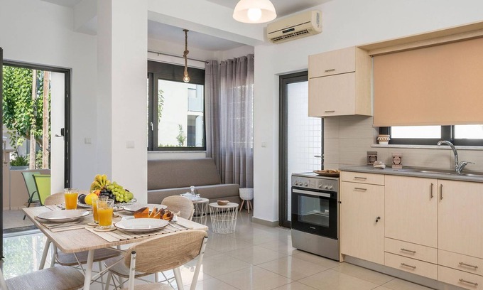 Agia Marina Apartamento | Athina's Flat on the Sea | A Seafront Retreat