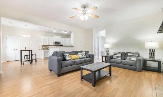 Warner Robins Casa | AtHome+1 Stay | Spacious 3BR | Above Ground Pool