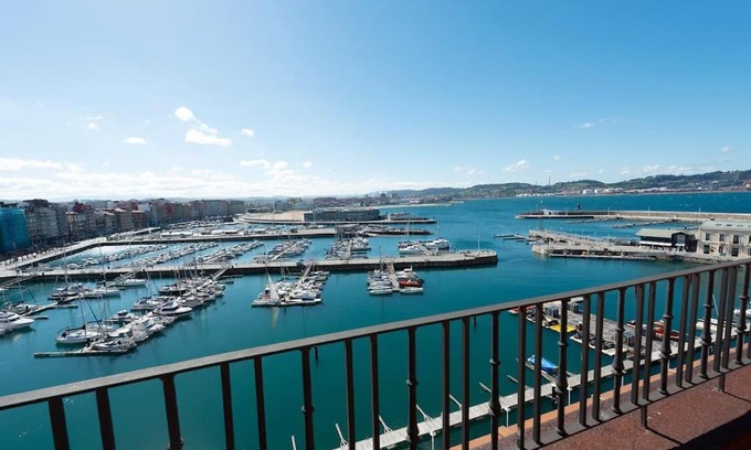 Cimadevilla Apartamento | ATICO DUPLEX PUERTO DEPORTIVO