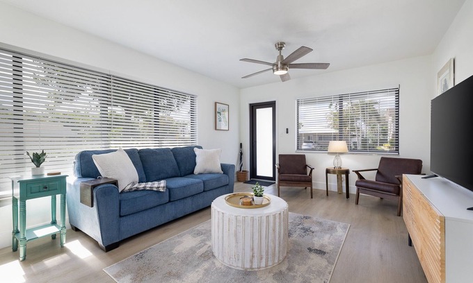 Coral Shores Apartamento | Atlantic Bay. Private Yard with Putting Green. 1.3 Miles to Beach