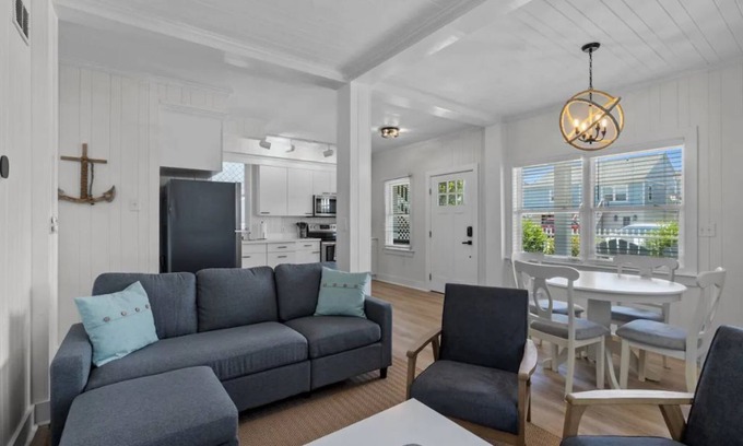 Atlantic Beach Cabaña | Atlantic Breeze South - Cozy & Renovated - Walk To Beach