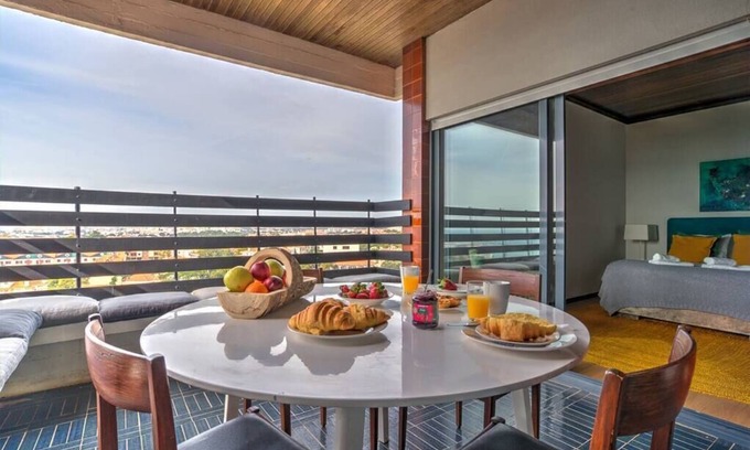Estoril Apartamento | Vista al Atlántico y Sintra de 2 dormitorios, capacidad para 5 personas - cerca de Cascais