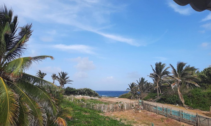 Terre-de-Haut Apartamento | Atlantik-Estudio-Romántico-Baño con ducha-Vista al Mar