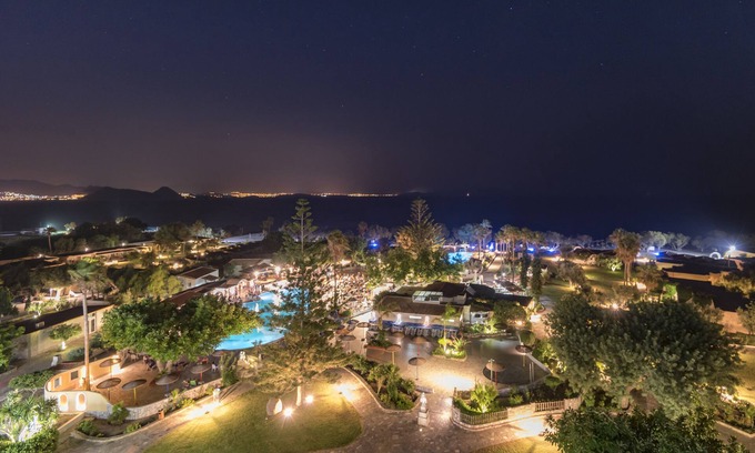 Lambi Complejo | Atlantis Hotel