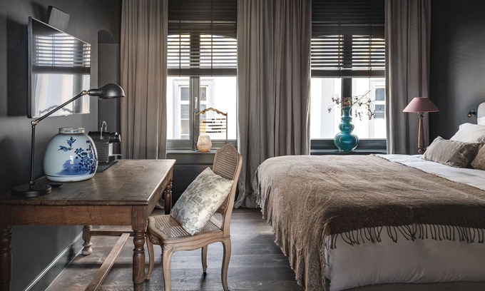 Historical Center Bruges Apartamento | Atmospheric space with own bathroom in the heart of he city.