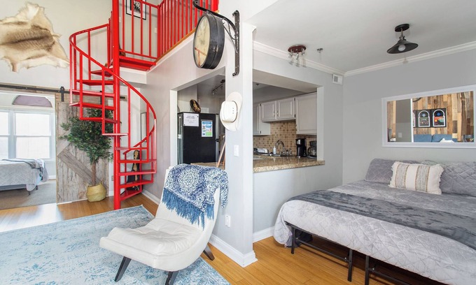 Rolling Mill Hill Condominio | Attached Units! Park Free Walk 2 Broadway