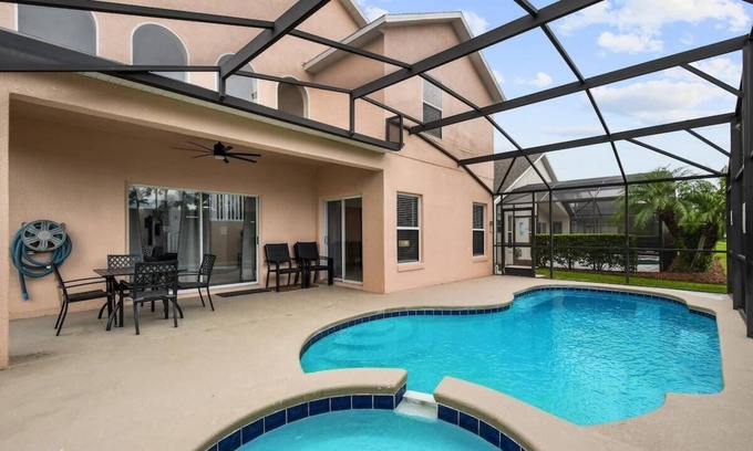 Lake Berkley Casa | Attention Star Wars fans! Amazing 6 BR pool