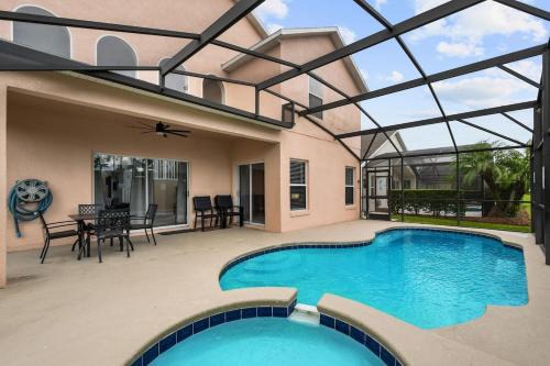 Lake Berkley Casa | Attention Star Wars fans Amazing 6 BR pool