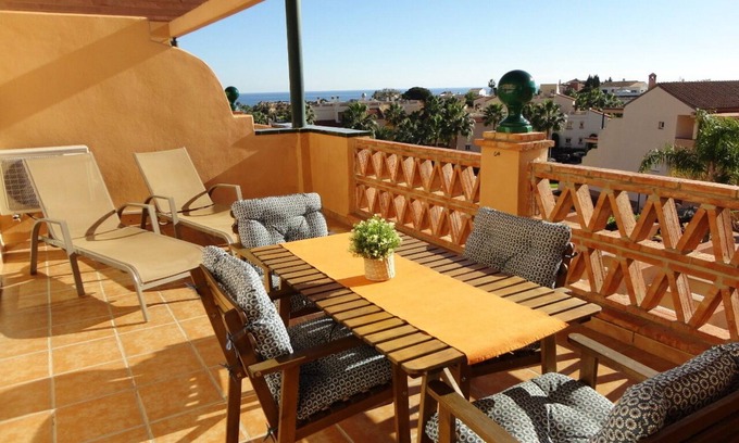 El Faro Apartamento | Ático, gran terraza. A 2 Km. de Fuengirola. Zona Wyndham Resorts Mijas-Costa.