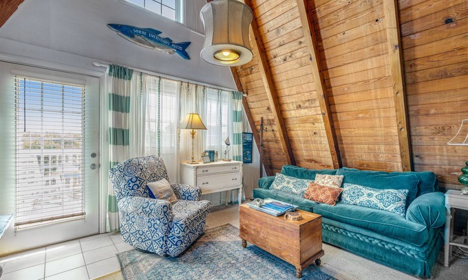 Holden Beach Casa | Attractive & Dog-Friendly Beachfront House w/Private W/D, AC, Free WiFi, & Patio