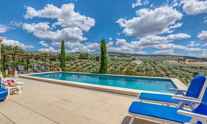 Montefrio Villa | Atractiva villa en Montefrio con piscina privada