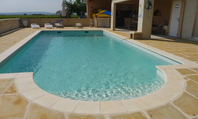 Rasteau Villa | Atractiva villa en Provenza en el corazón del viñedo de Côtes du Rhône.