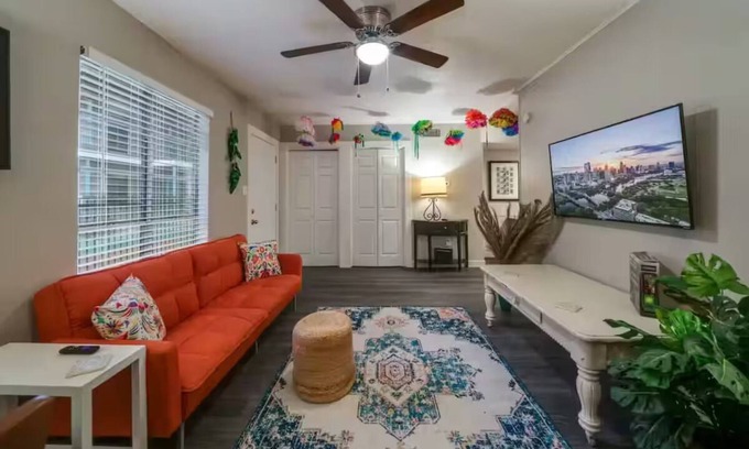 South Manchaca Apartamento | ATX Casa Feliz Bnb ~ Near SoCo Nest and Westgate
