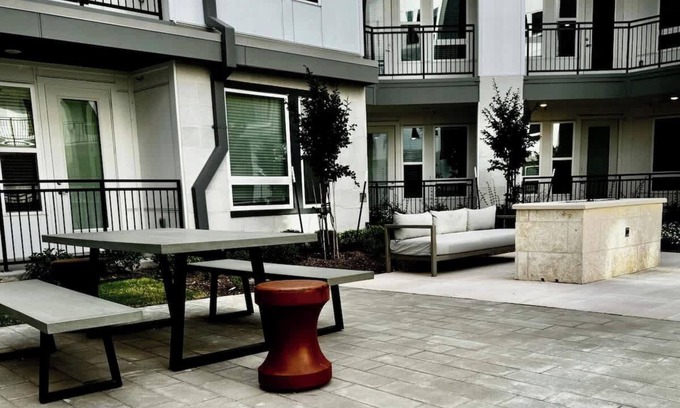 McNeil Apartamento | ATX Vibes - Pool - Near Domain